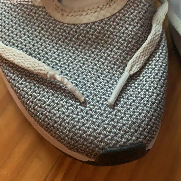 Women’s Nike sneakers Size 9 - Picture 11 of 12